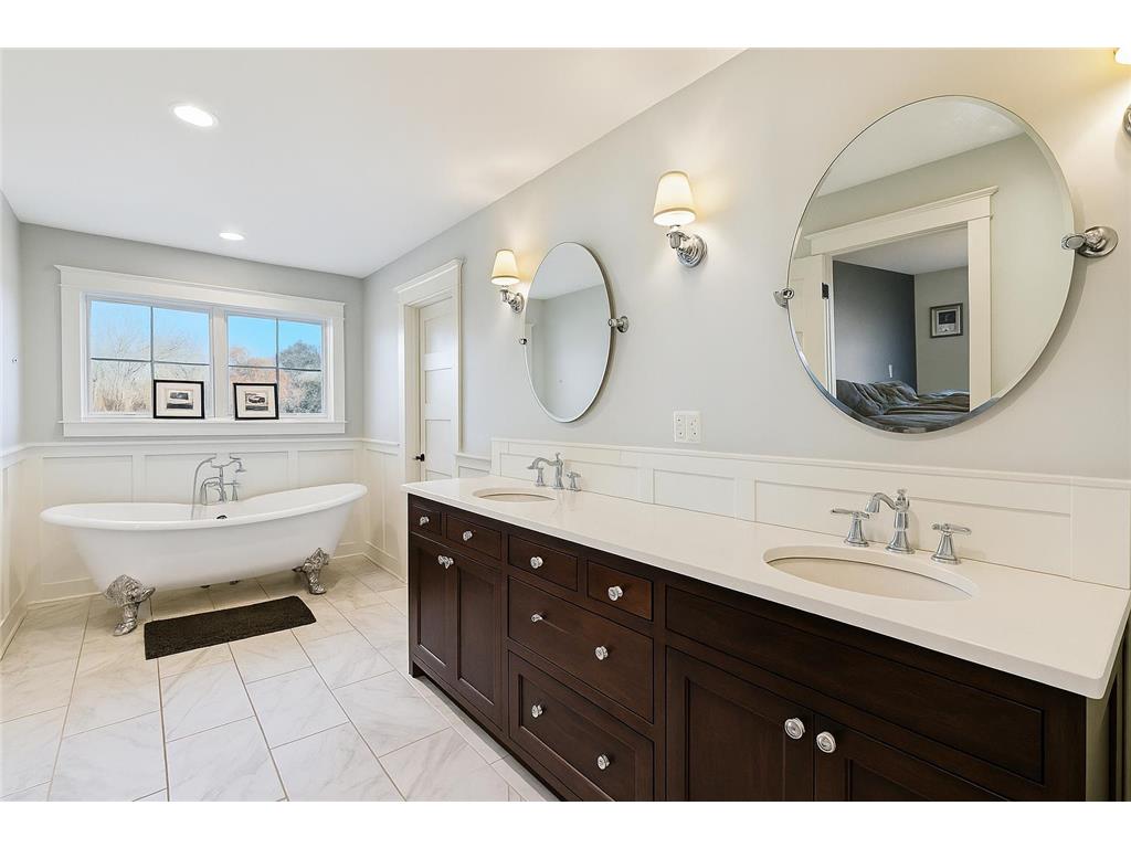 18065 Berry Lane Deephaven MN 55391 6812092 image14