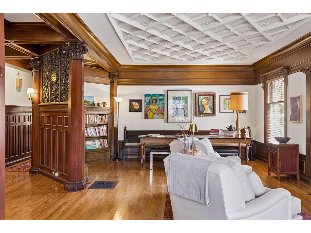 1807 Dupont Avenue S Minneapolis MN 55403 7036814 image18