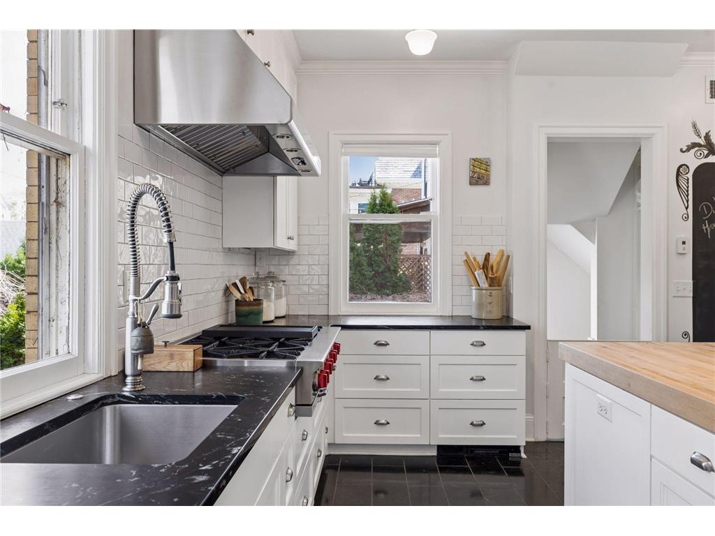 1807 Dupont Avenue S Minneapolis MN 55403 7036814 image29