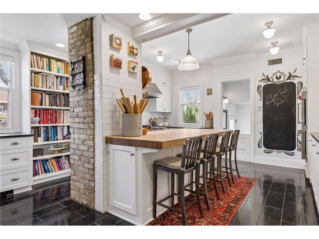 1807 Dupont Avenue S Minneapolis MN 55403 7036814 image32