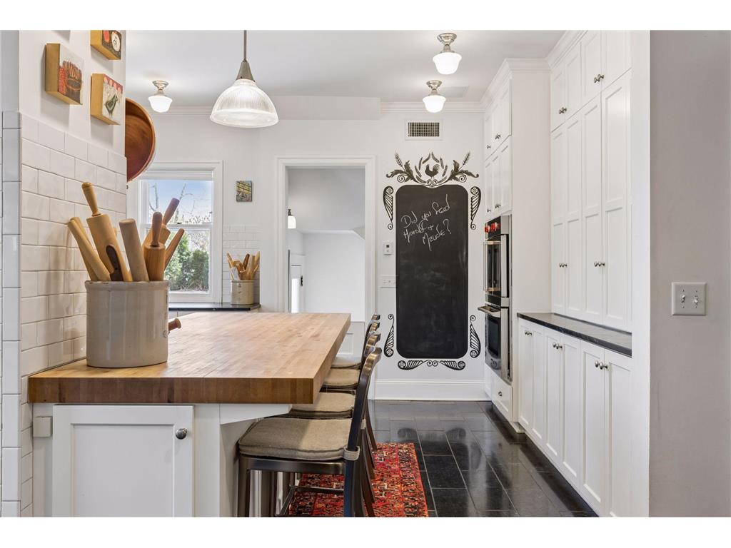 1807 Dupont Avenue S Minneapolis MN 55403 7036814 image33