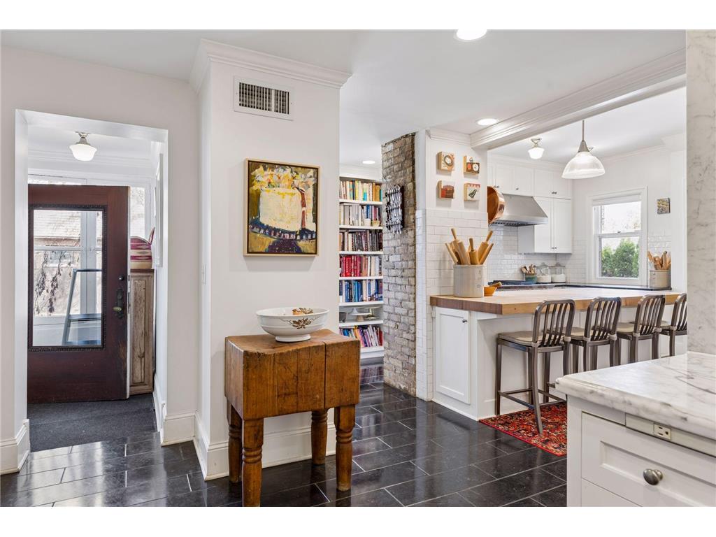 1807 Dupont Avenue S Minneapolis MN 55403 7036814 image37