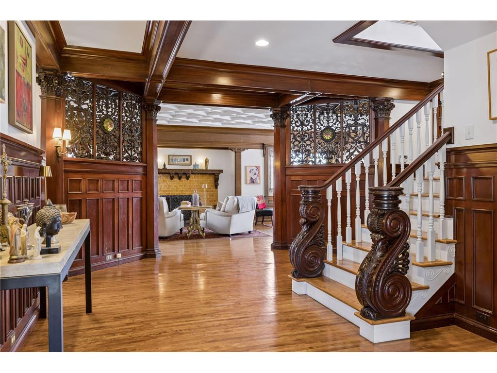 1807 Dupont Avenue S Minneapolis MN 55403 7036814 image4
