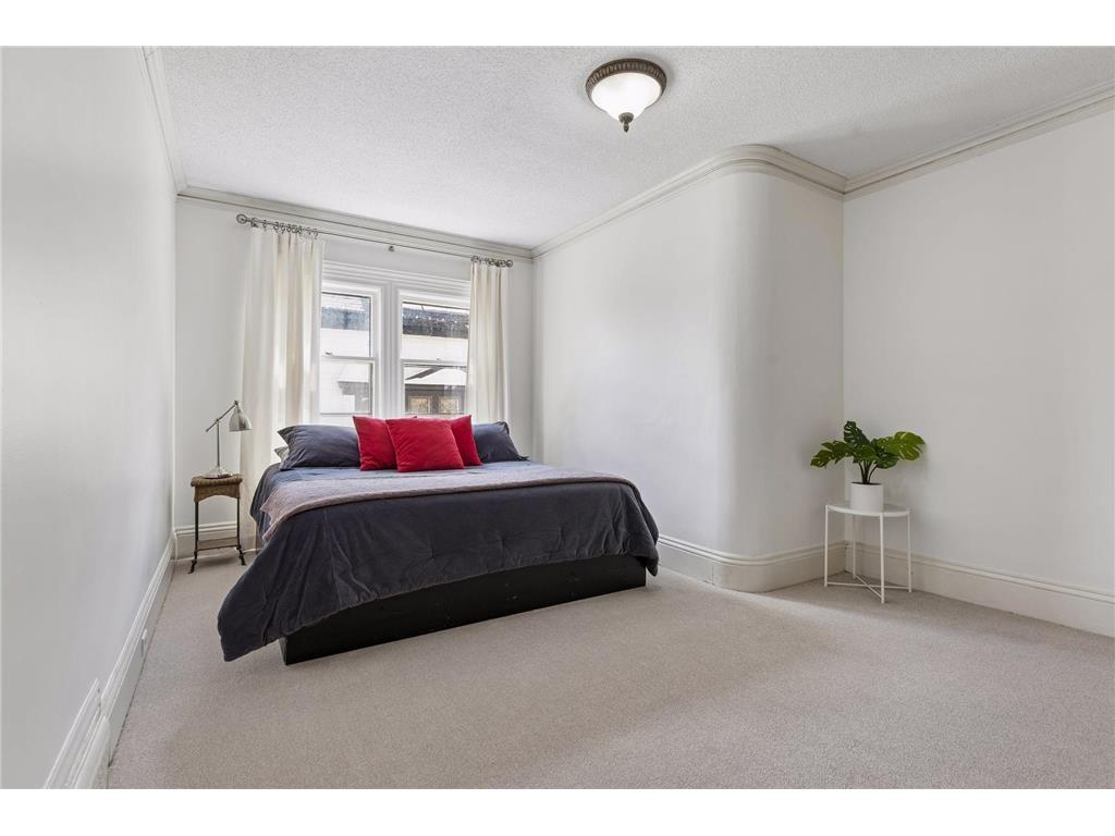 1807 Dupont Avenue S Minneapolis MN 55403 7036814 image51