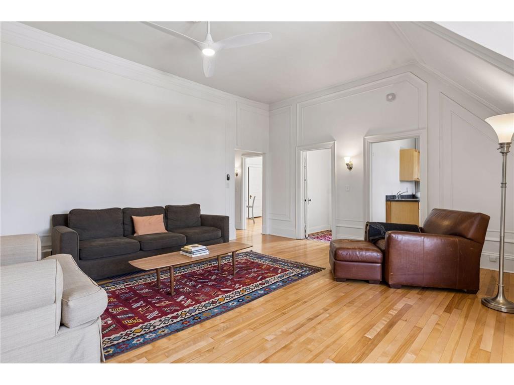 1807 Dupont Avenue S Minneapolis MN 55403 7036814 image59