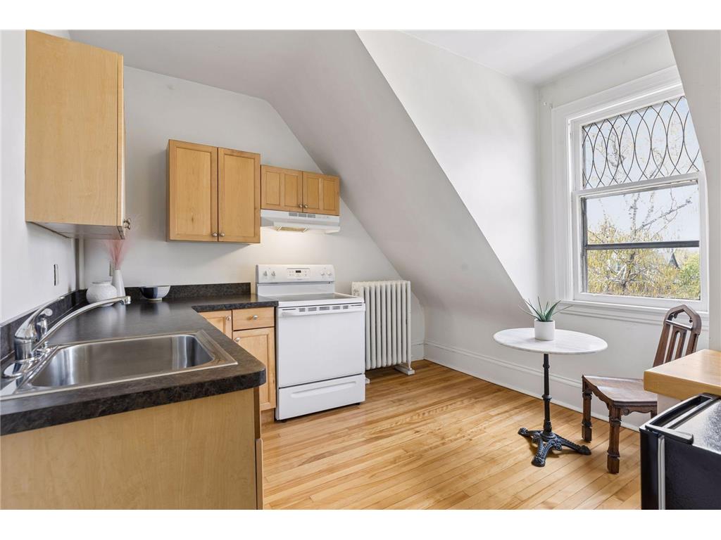 1807 Dupont Avenue S Minneapolis MN 55403 7036814 image60
