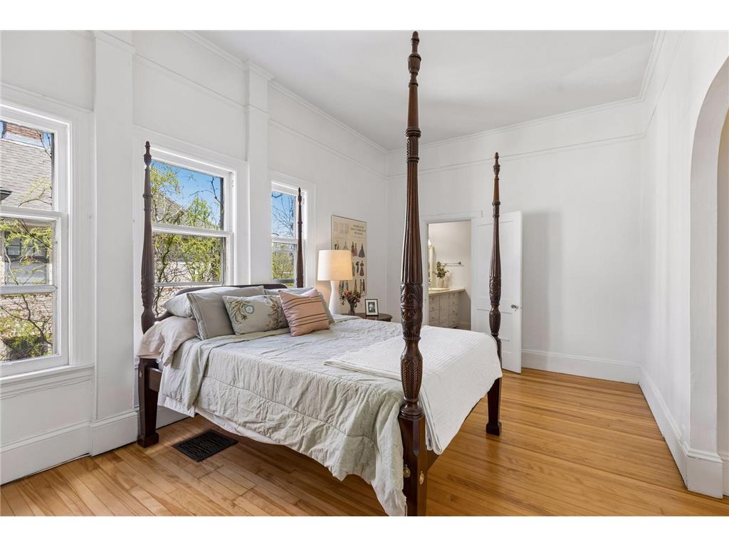 1807 Dupont Avenue S Minneapolis MN 55403 7036814 image62