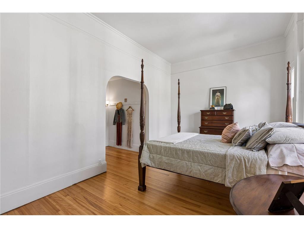 1807 Dupont Avenue S Minneapolis MN 55403 7036814 image63