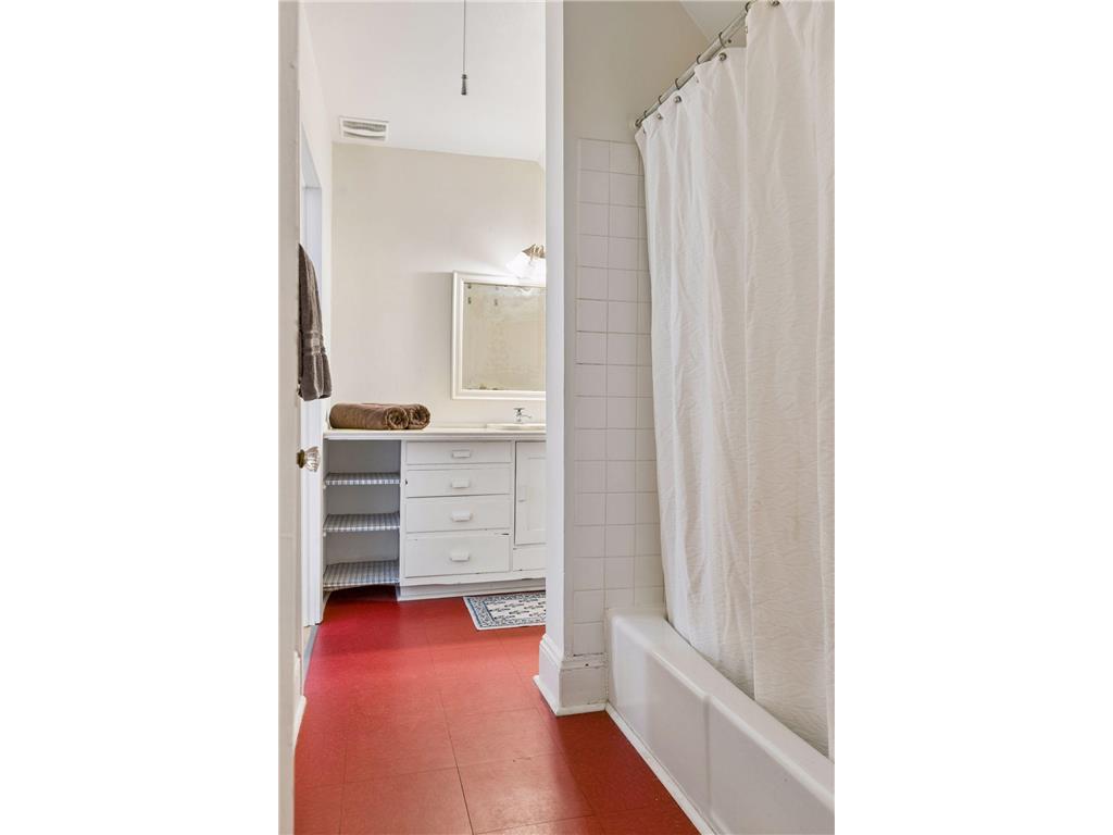 1807 Dupont Avenue S Minneapolis MN 55403 7036814 image65