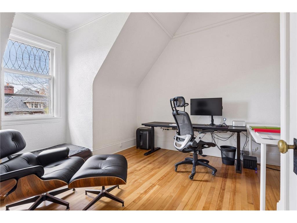 1807 Dupont Avenue S Minneapolis MN 55403 7036814 image70