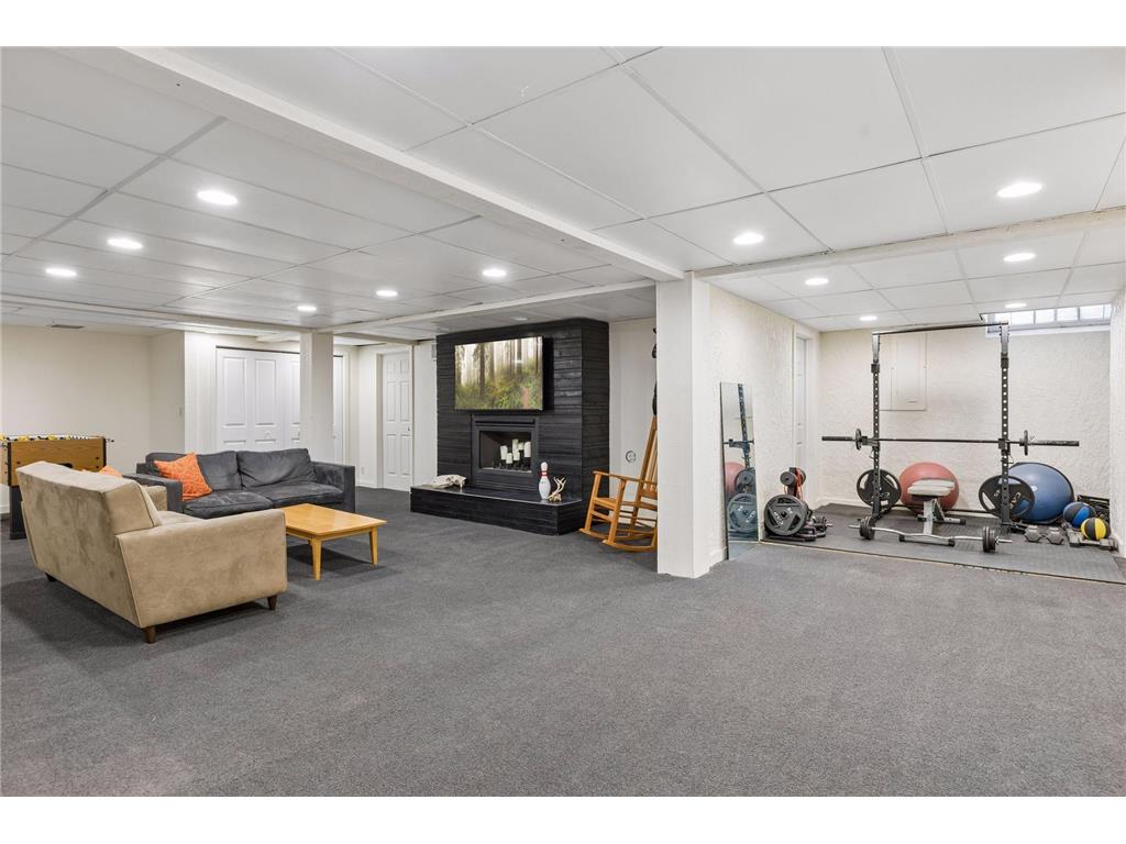 1807 Dupont Avenue S Minneapolis MN 55403 7036814 image73