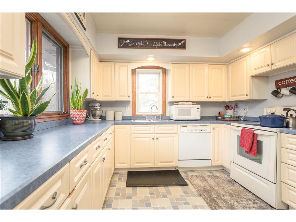 1807 N Mckay Avenue NE Alexandria MN 56308 7047687 image4