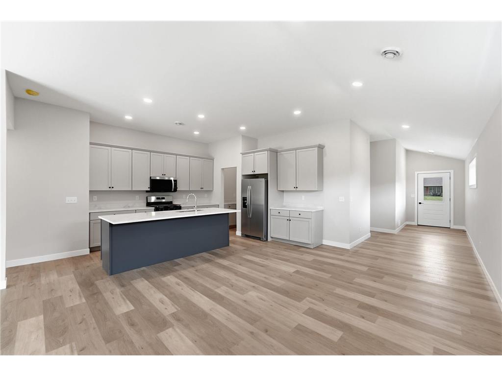 1807 Upper Trentwood Circle NE Willmar MN 56201 7115904 image22