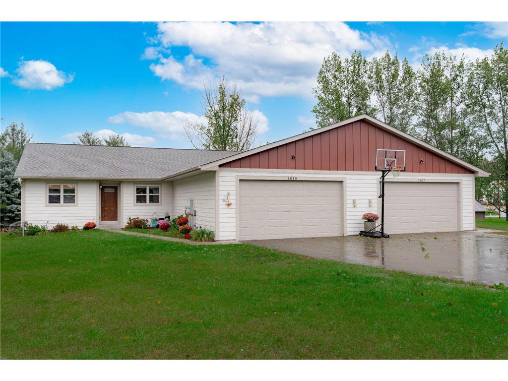 1810-1817 Windmill Drive Baldwin WI 54002 6445076 image1