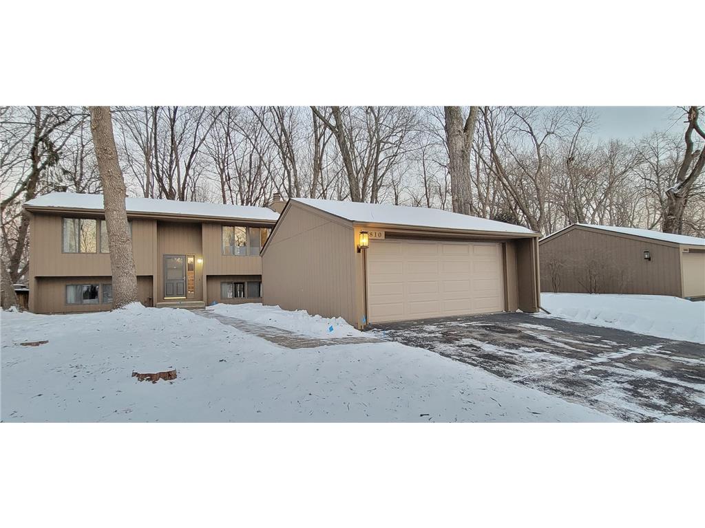 1810 Comstock Lane N, Plymouth, MN, 55447 MLS 6392021 Edina Realty