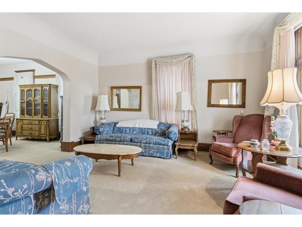 1810 Dupont Avenue N Minneapolis MN 55411 7005730 image10