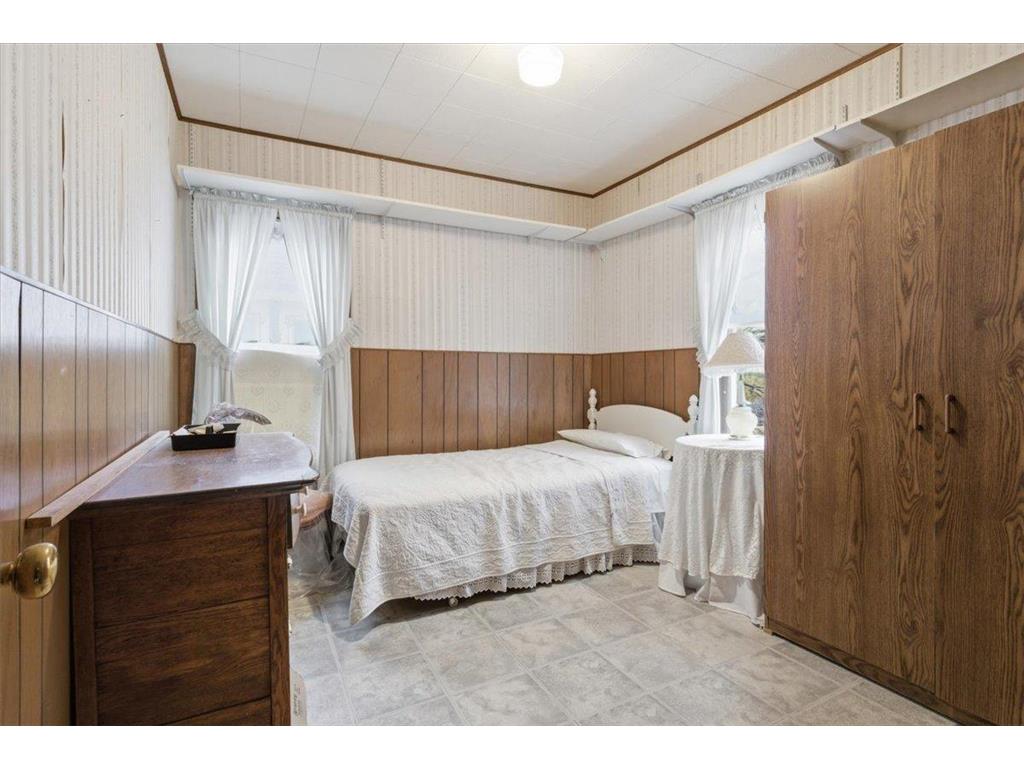 1810 Dupont Avenue N Minneapolis MN 55411 7005730 image20