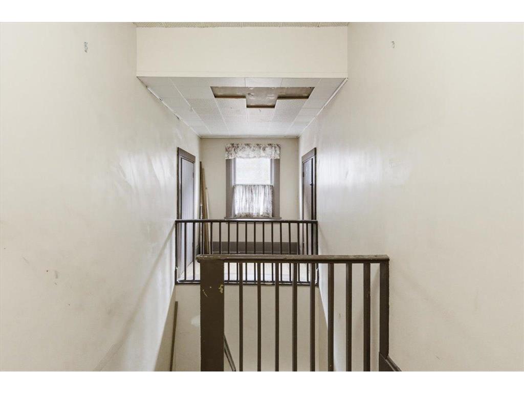 1810 Dupont Avenue N Minneapolis MN 55411 7005730 image23