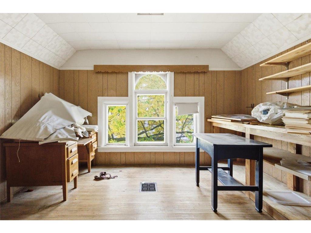 1810 Dupont Avenue N Minneapolis MN 55411 7005730 image24