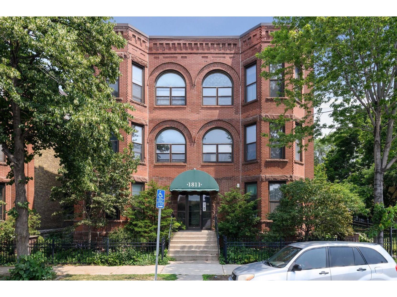 1811 Elliot Avenue 9, Minneapolis, MN 55404 MLS 6022110 Edina Realty