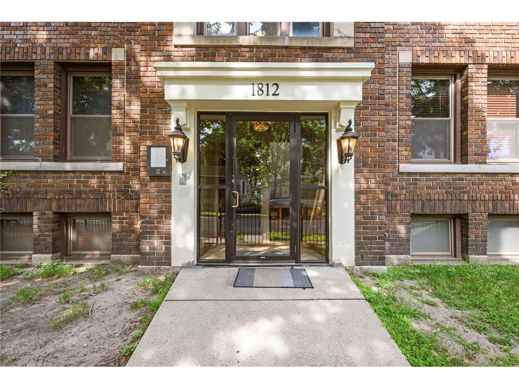 1812 Clinton Avenue #1 Minneapolis MN 55404 6411849 image1