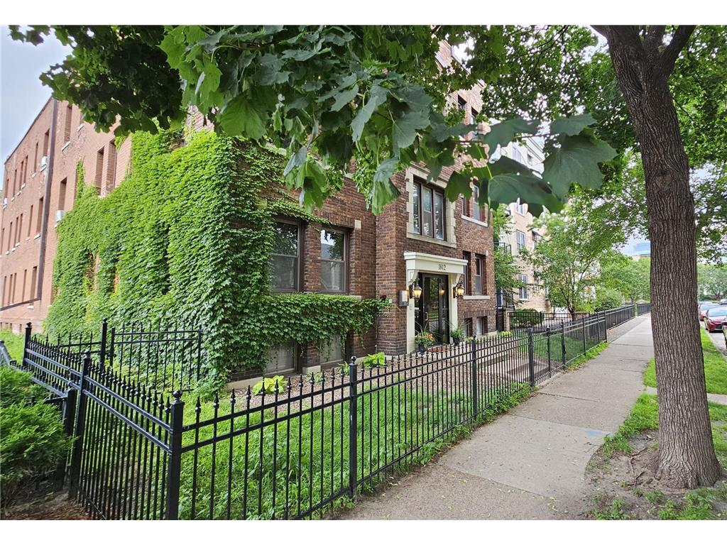 1812 Clinton Avenue #101 Minneapolis MN 55404 6792892 image1