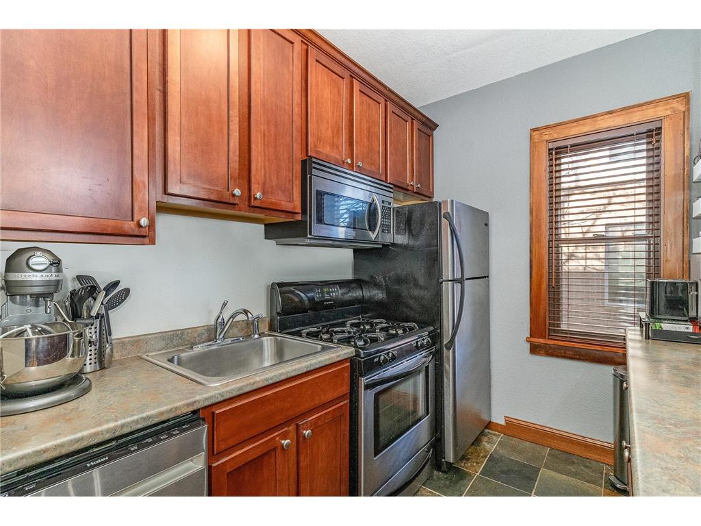 1812 Clinton Avenue #101 Minneapolis MN 55404 6792892 image10