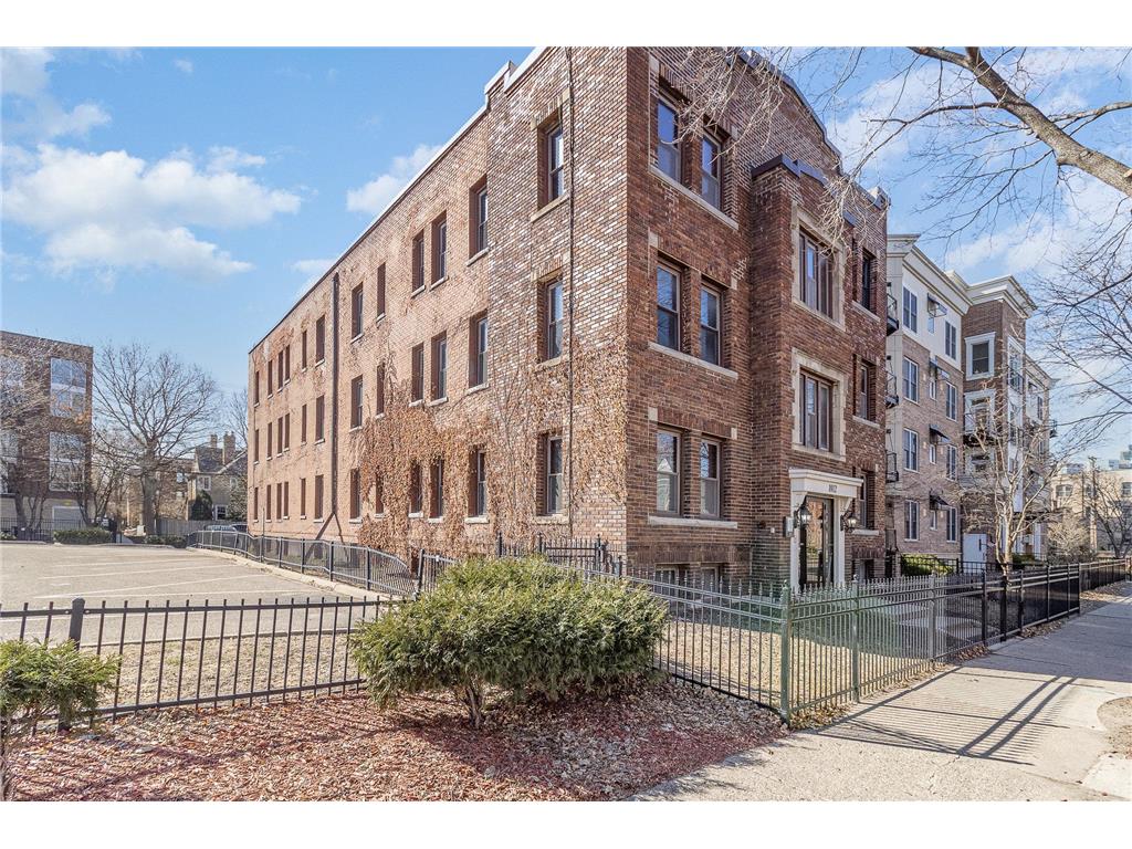 1812 Clinton Avenue #101 Minneapolis MN 55404 6792892 image24