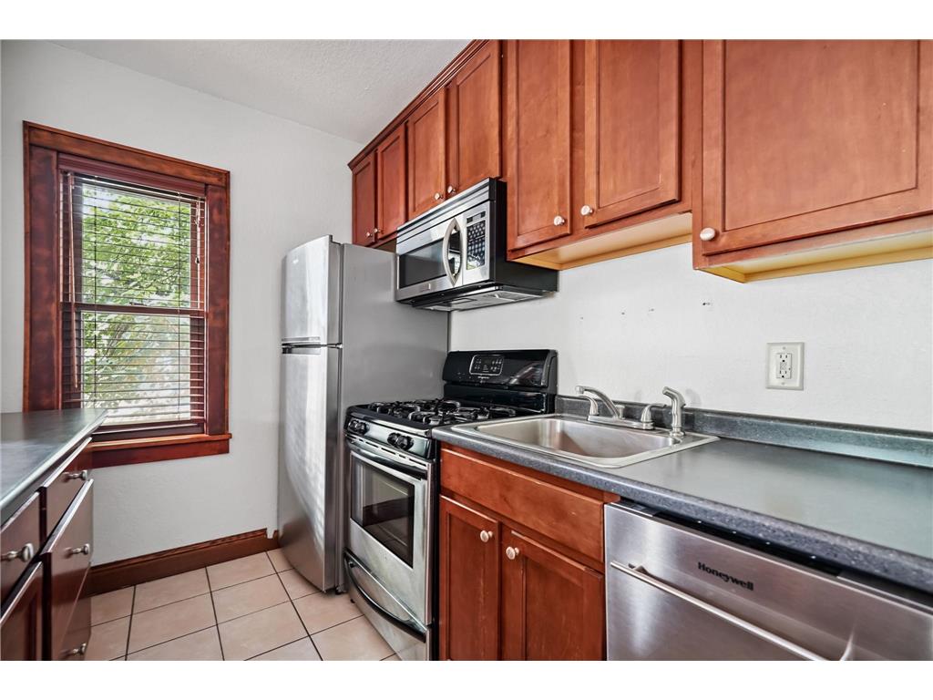 1812 Clinton Avenue #203 Minneapolis MN 55404 6744006 image3