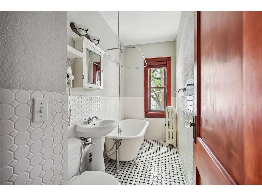 1812 Clinton Avenue #203 Minneapolis MN 55404 6744006 image9