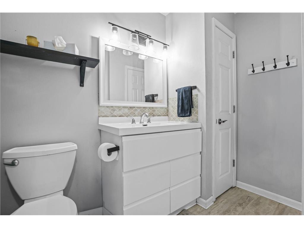 1812 E 123rd Street Burnsville MN 55337 7070223 image17