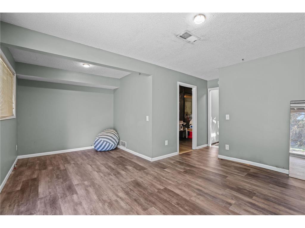 1812 E 123rd Street Burnsville MN 55337 7070223 image24