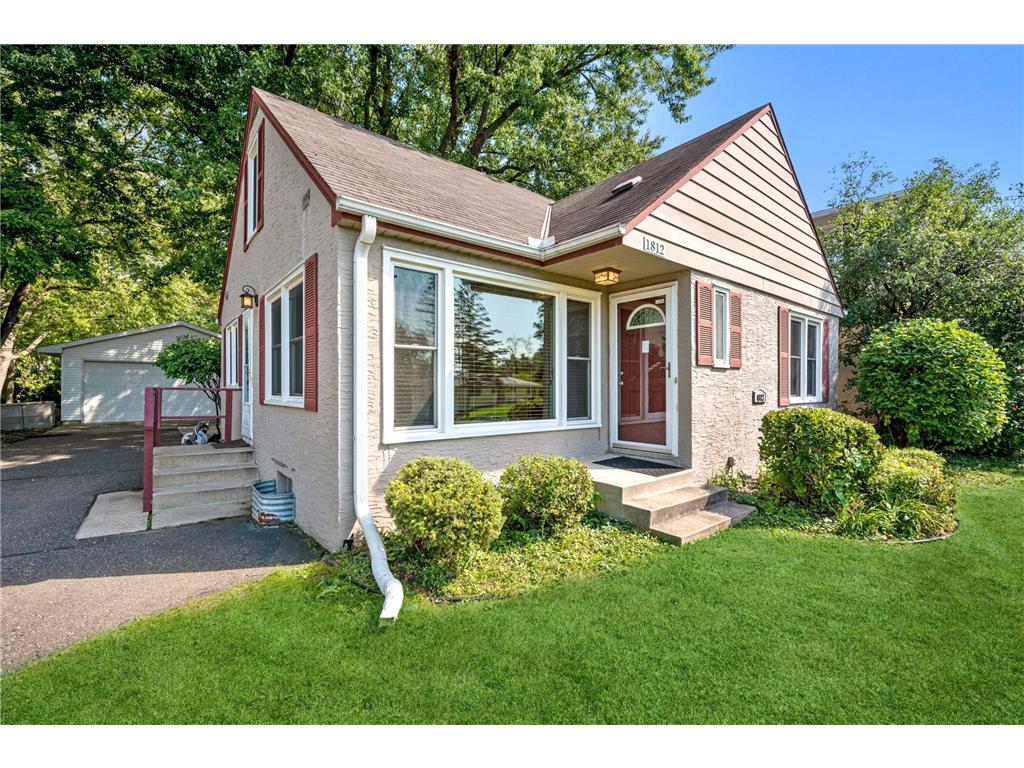 1812 Kennard Street, Maplewood, MN 55109 MLS 6255357 Edina Realty