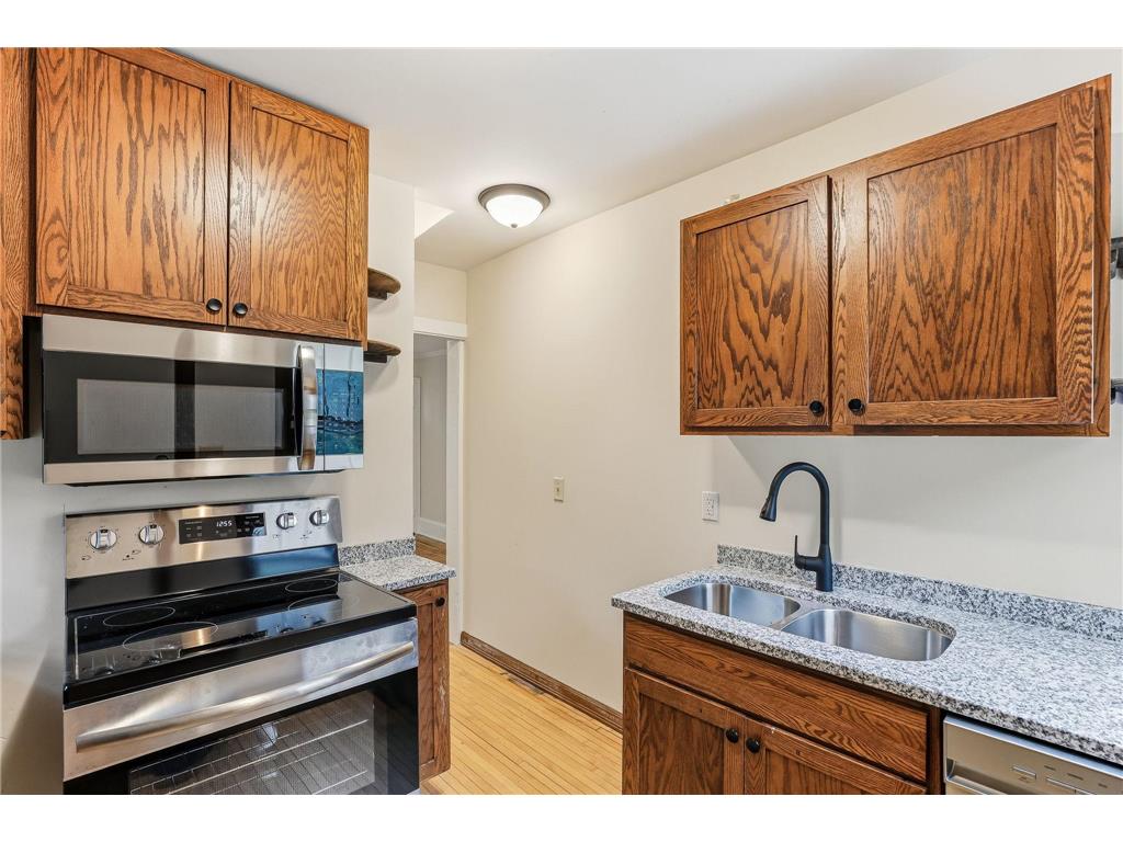 1812 Minnehaha Avenue E Saint Paul MN 55119 7091293 image9