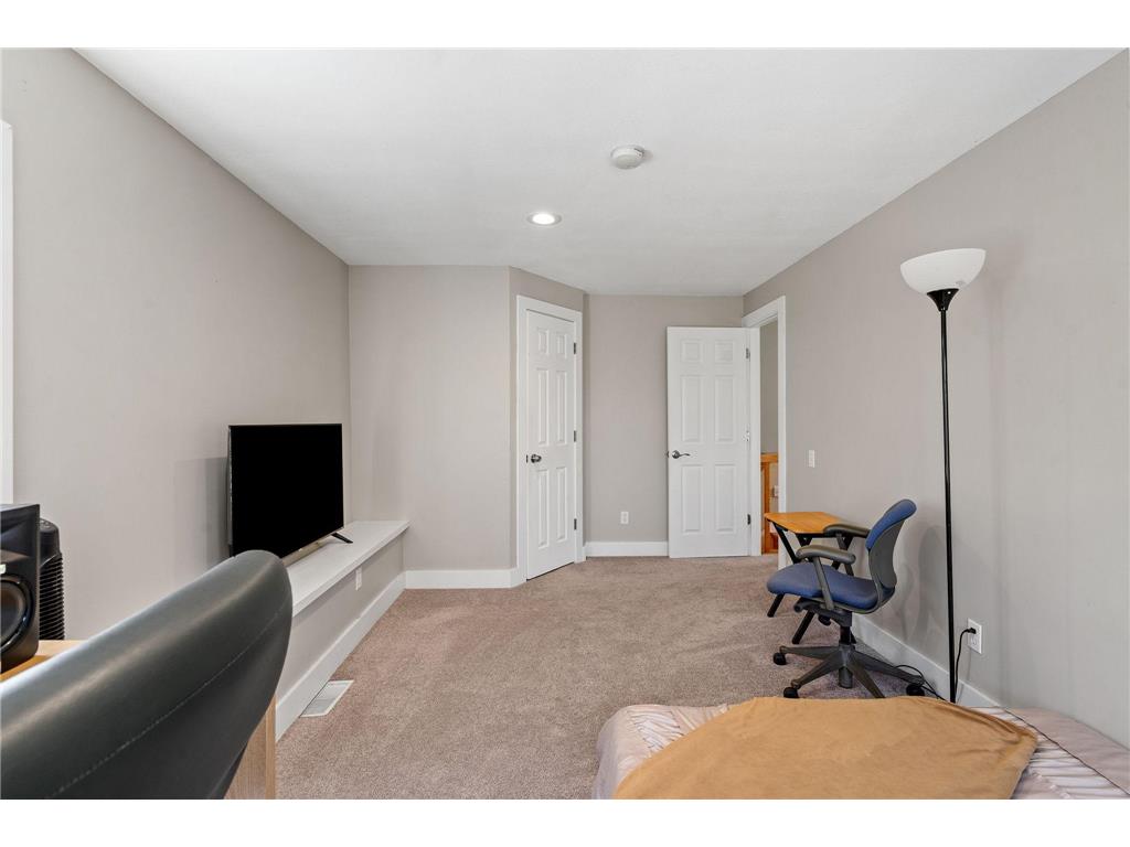 1812 Oakview Lane N Plymouth MN 55441 7082369 image26