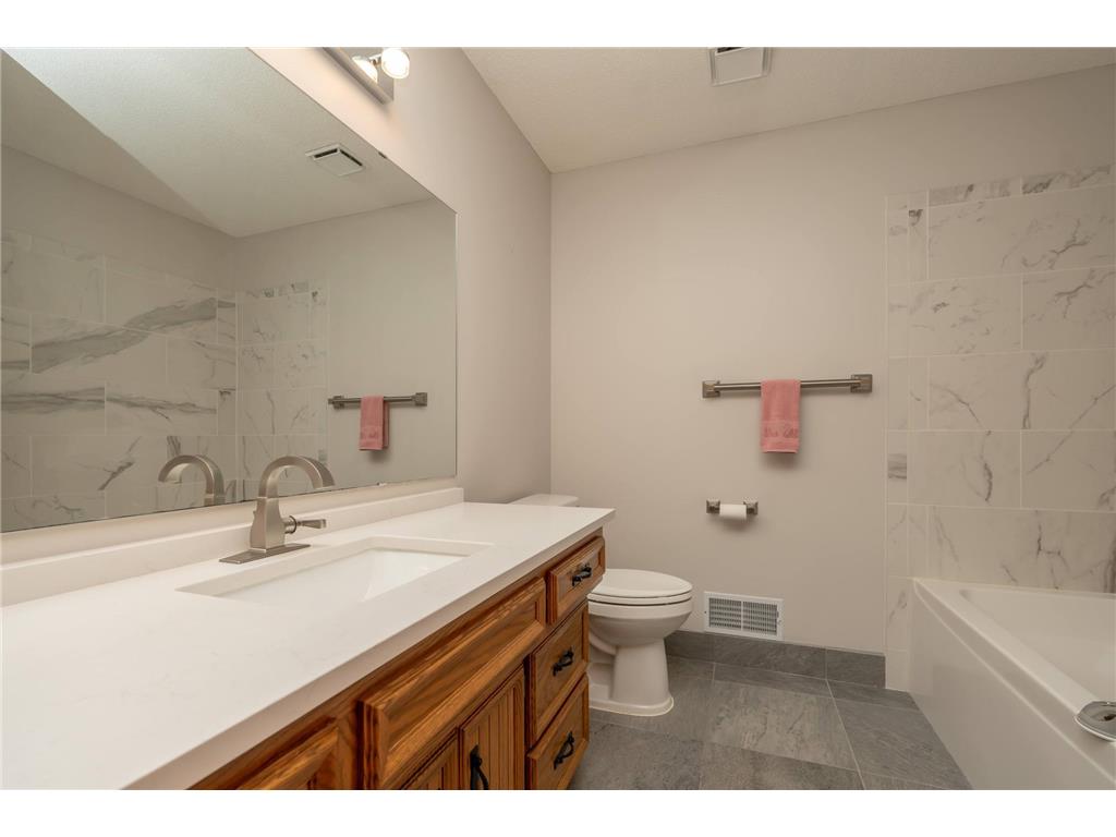 1813 6th Avenue W Shakopee MN 55379 7026418 image18