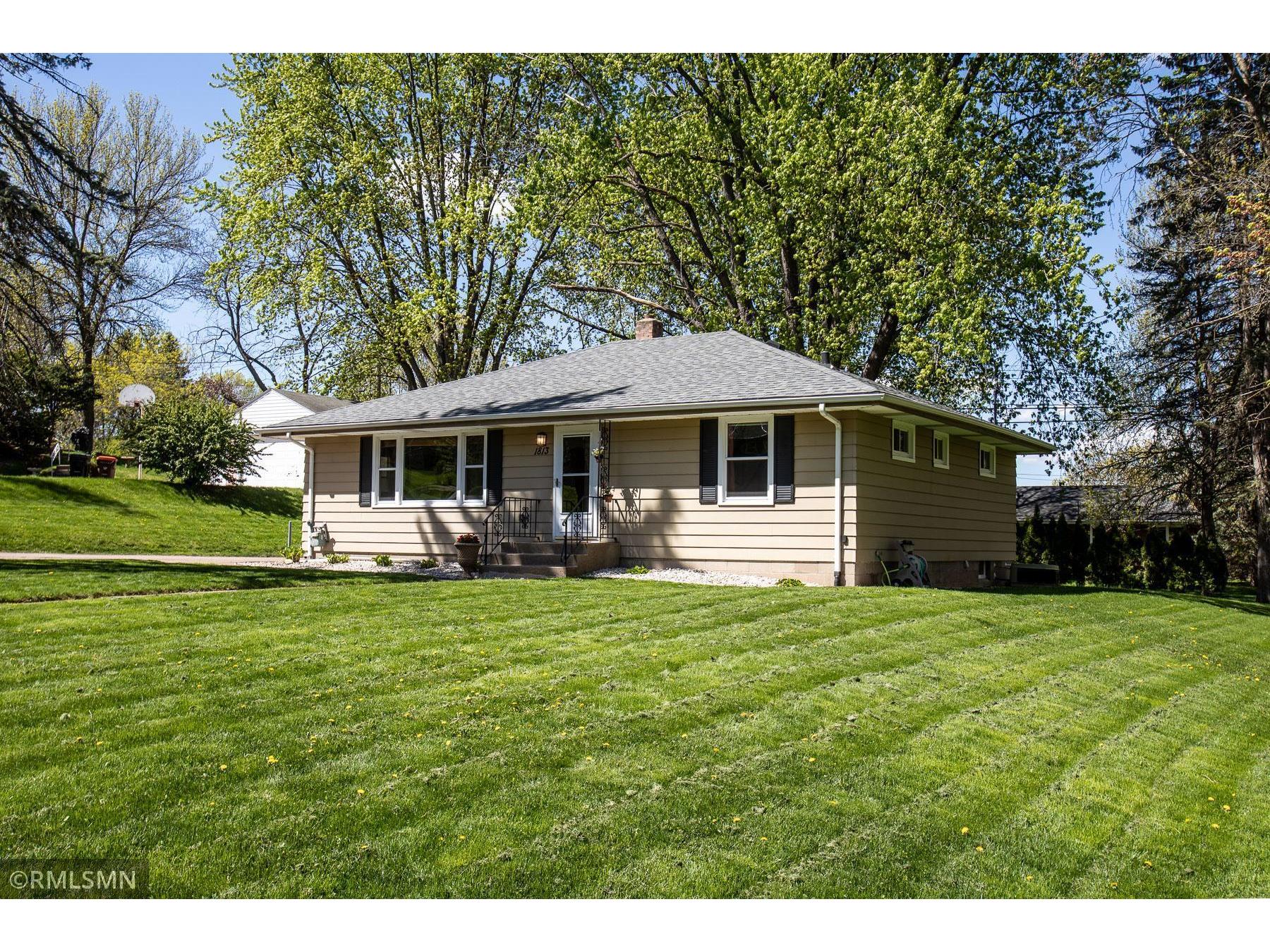 1813 Maryknoll Avenue, Maplewood, MN 55109 MLS 5758273 Edina Realty