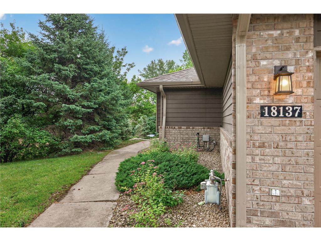 18137 Judicial Way S Lakeville MN 55044 7095830 image1