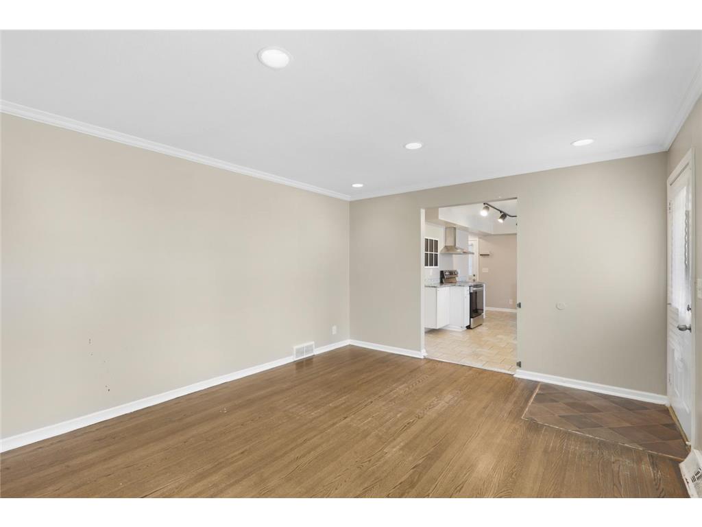 1814 4th Avenue N Minneapolis MN 55405 7034263 image11