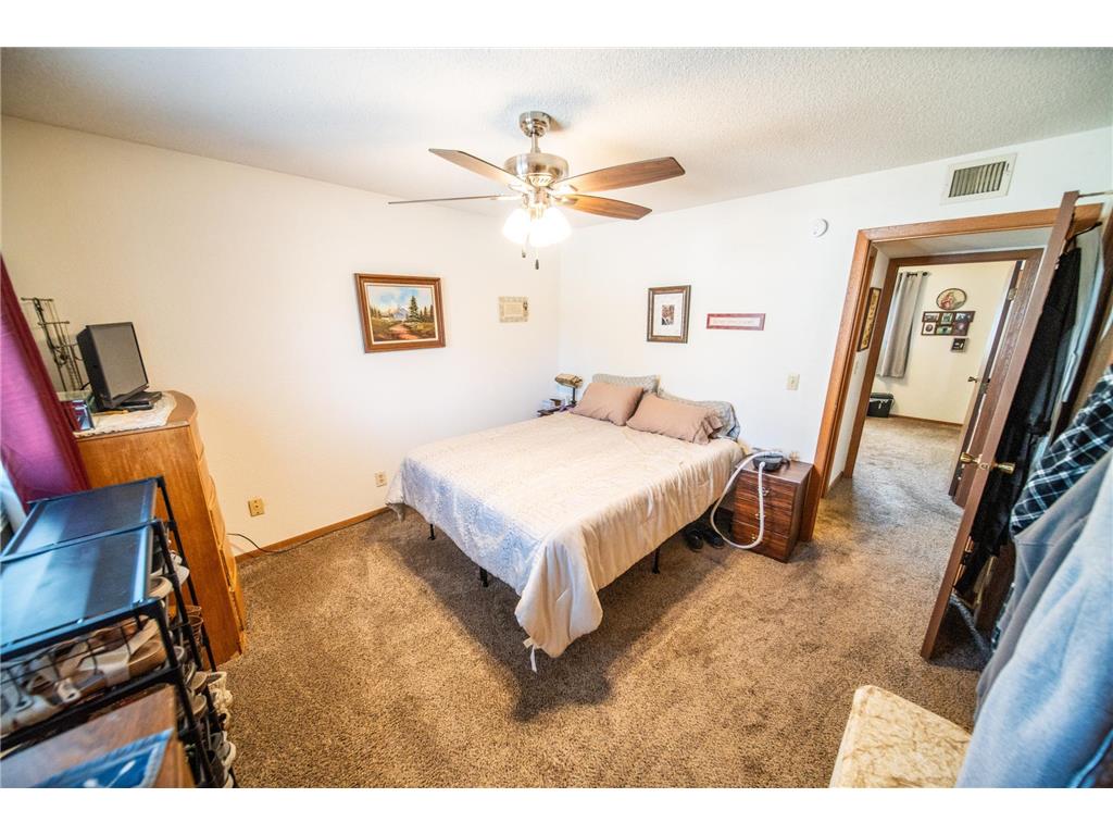 1815 Lakewood Avenue Albert Lea MN 56007 7085775 image11