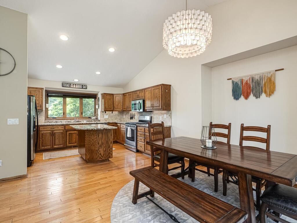 1816 Commonwealth Drive Burnsville MN 55337 6736610 image1