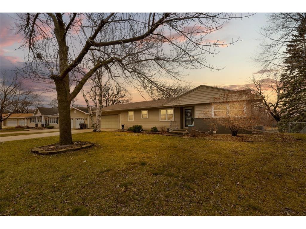 1817 Brookside Circle Albert Lea MN 56007 - Fountain 6512834 image1