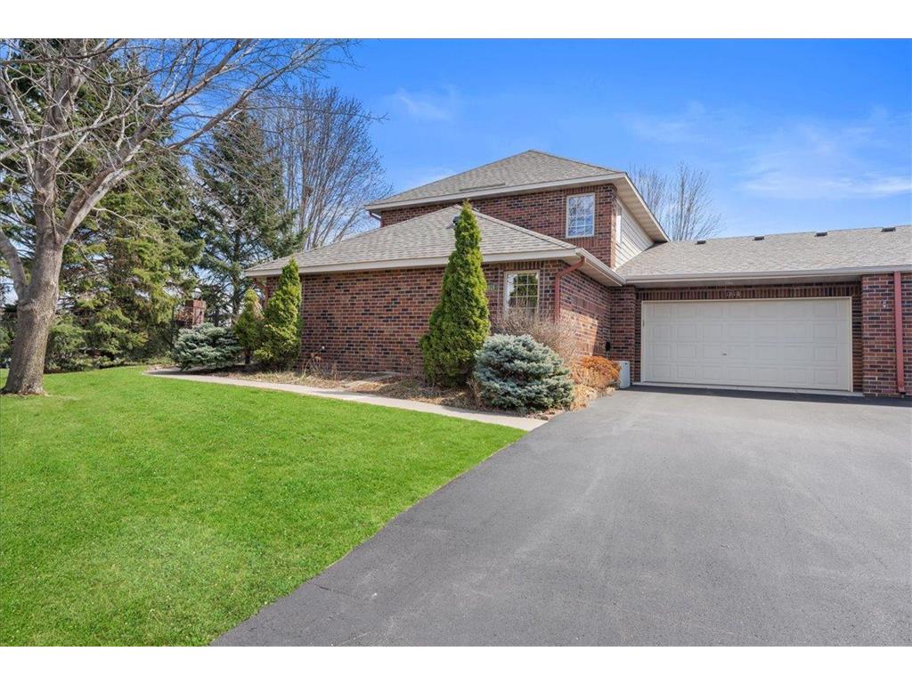 1818 Hunter Hill Road Hudson WI 54016 6704008 image1