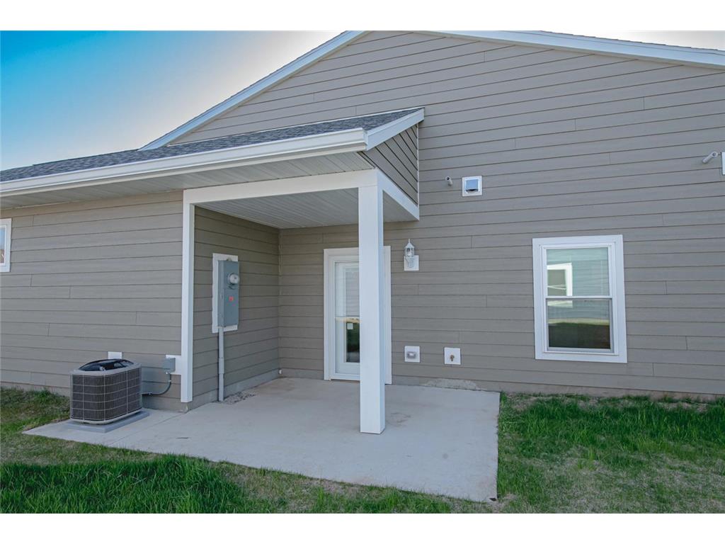 1818 Roberts Street Saint Charles MN 55972 7074413 image3