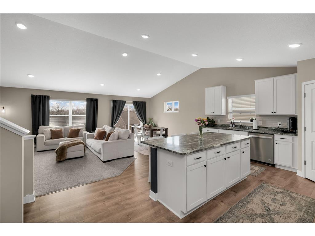 18184 Hartlin Avenue Lakeville MN 55044 7045704 image2