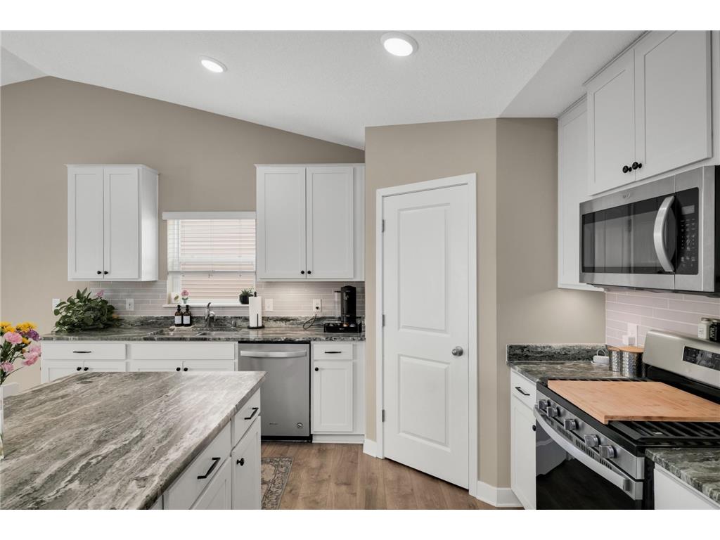 18184 Hartlin Avenue Lakeville MN 55044 7045704 image4