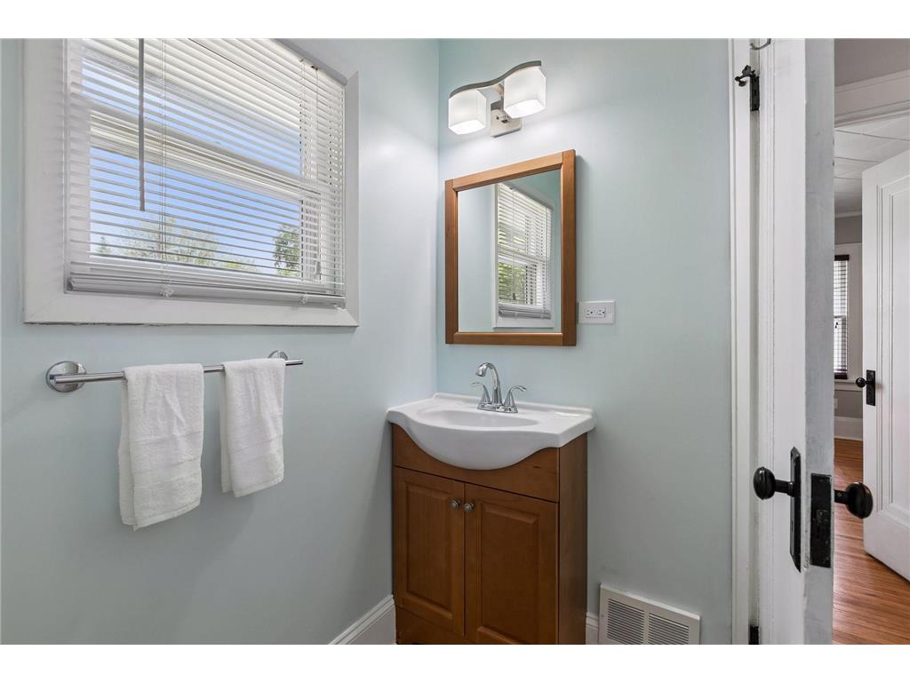 1819 19th Avenue NE Minneapolis MN 55418 7084561 image9
