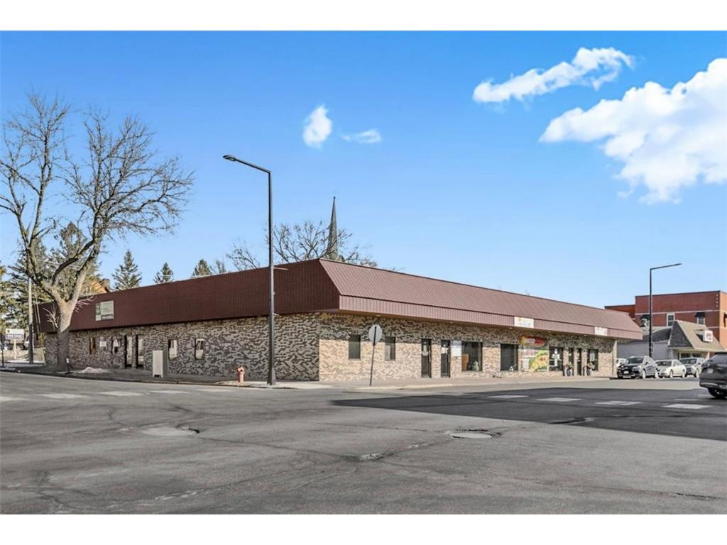 182 Main Avenue W Winsted MN 55395 7017615 image1