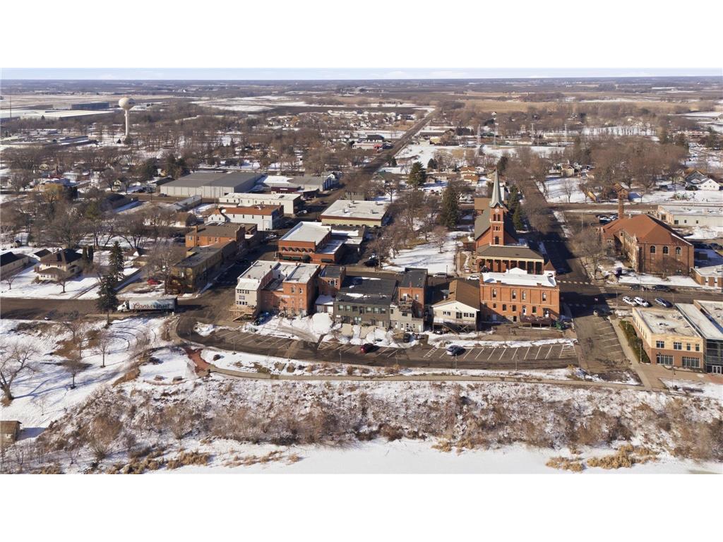 182 Main Avenue W Winsted MN 55395 7017615 image4