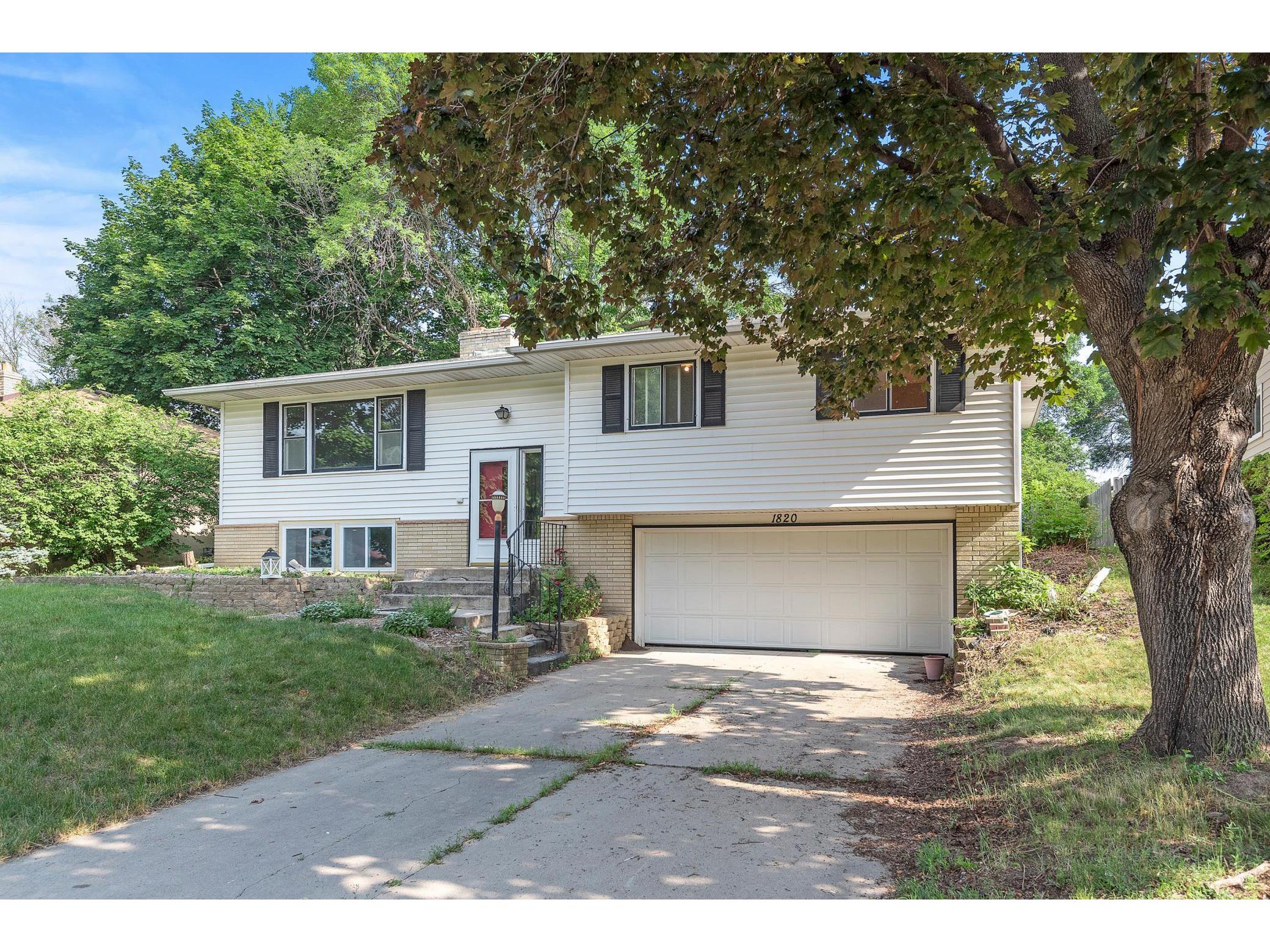 1820 2nd Street N, South Saint Paul, MN 55075 MLS 6011765 Edina Realty